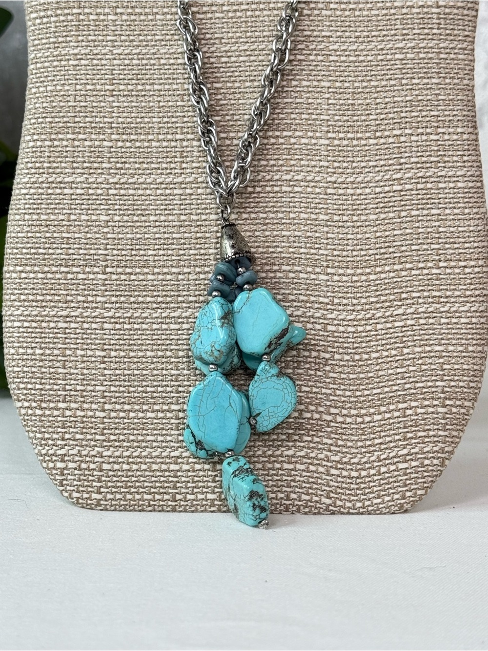 Turquoise Style Cluster Pendant Necklace Silver Tone Southwestern Boho